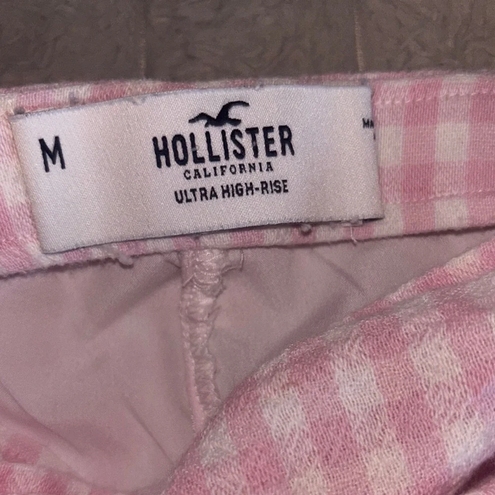 Hollister  Ultra High Rise Pink Gingham Tie-Front Women's Skirt Size M🌸 - Picture 2 of 4